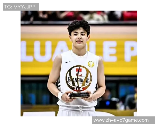 杨舒予分享中秋快乐照片展现独特稀缺库存的乱七八糟魅力 杨舒予分享中秋快乐照片展现独特稀缺库存的乱七八糟魅力