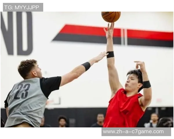 比卢普斯场下表现获高分评价小杨认为他值得8到9分 比卢普斯场下表现获高分评价小杨认为他值得8到9分