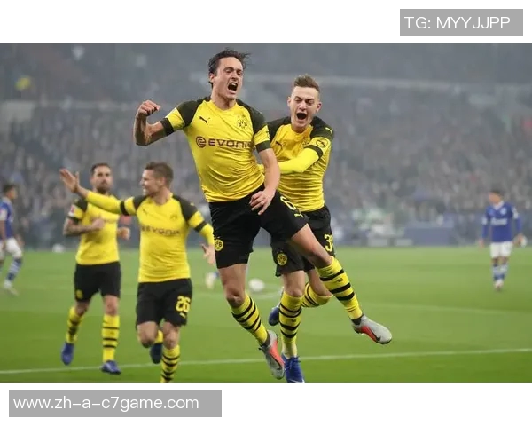 多特蒙德回顾曾效力的西班牙球员梅里诺与巴尔特拉的精彩瞬间