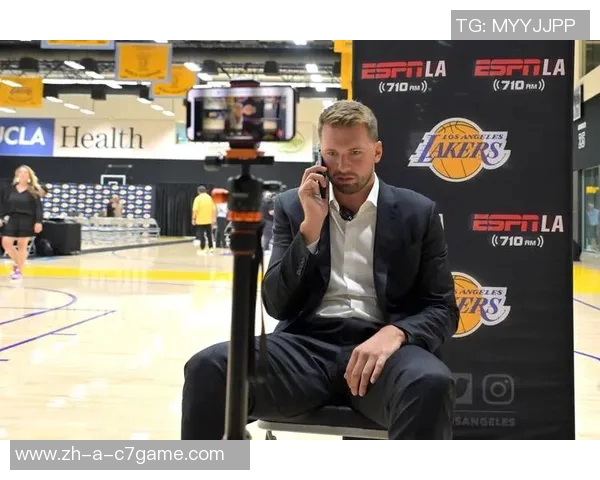 艾顿谈与东契奇合作心得强调内线施压需耐心与快速移动