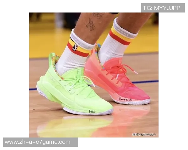 库里分享球鞋广告拍摄趣事并为新款球鞋热情打Call 库里分享球鞋广告拍摄趣事并为新款球鞋热情打Call