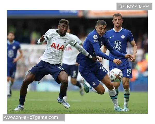 利兹联球迷两度向热刺球员投掷物品或将遭遇高额罚款