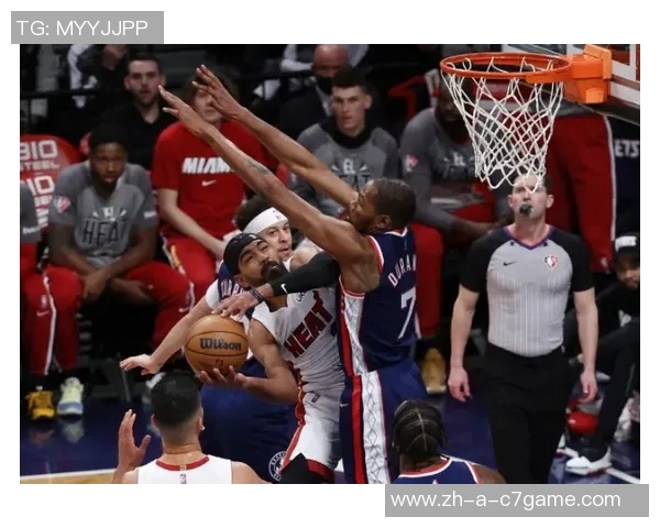 克拉克斯顿半场表现惊艳6投5中贡献12分2篮板2助攻1抢断2盖帽助球队领先